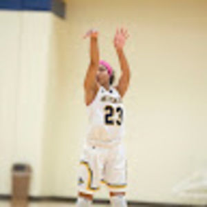 Meet your Posher, Janaí